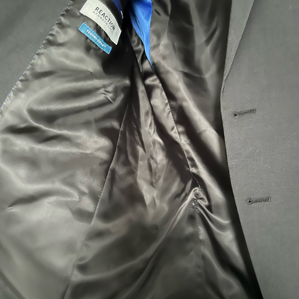 Kenneth Cole Men’s Blazer - Picture 5 of 6